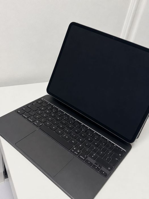 iPad Pro 13 M4  512GB + klawiatura