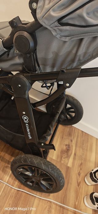 Carro bebe semi-novo