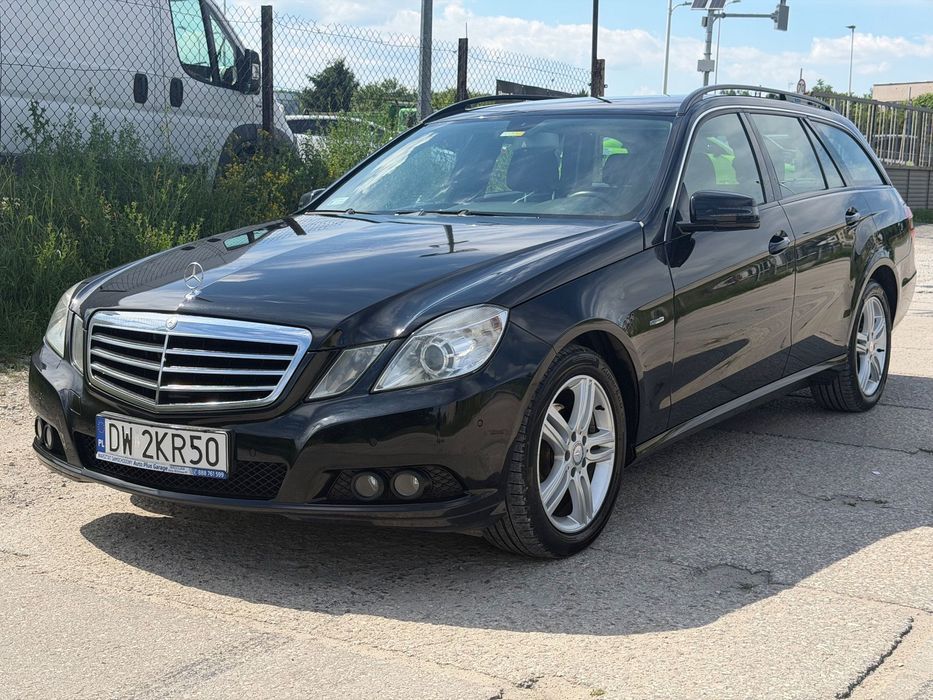 Mercedes-Benz Klasa E / Kombi / Automat / Podgrzewane fotele / Niski przebieg /