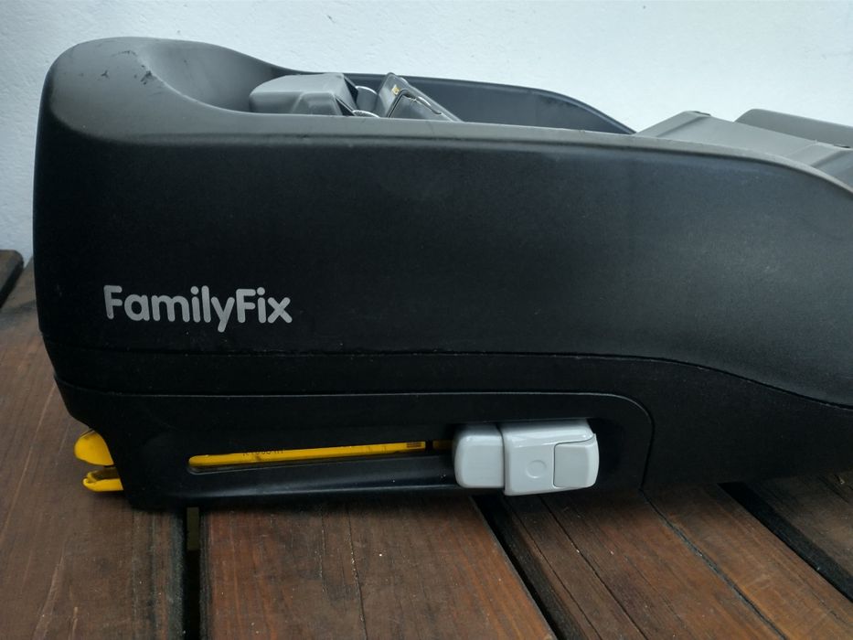 Foteliki Maxi Cosi z Bazą Family Fix