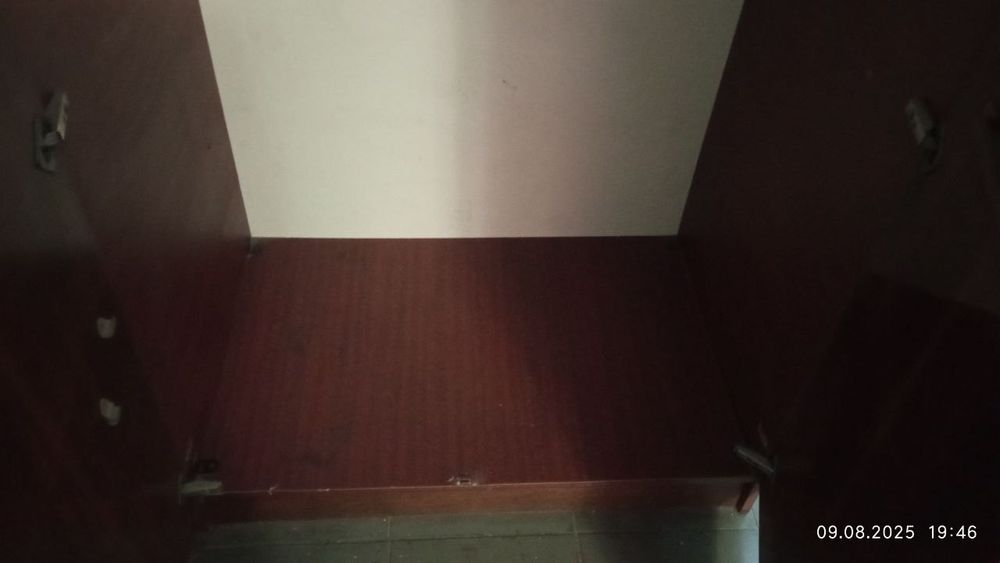 Шкаф компактный для одежды с антресолью