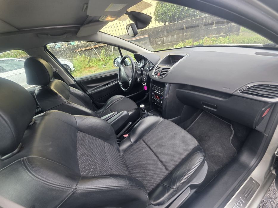 Peugeot 207, 1.6cc /  109cv