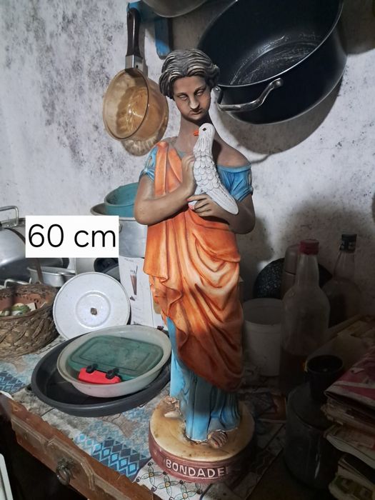 Estatua santa da bondade antiga