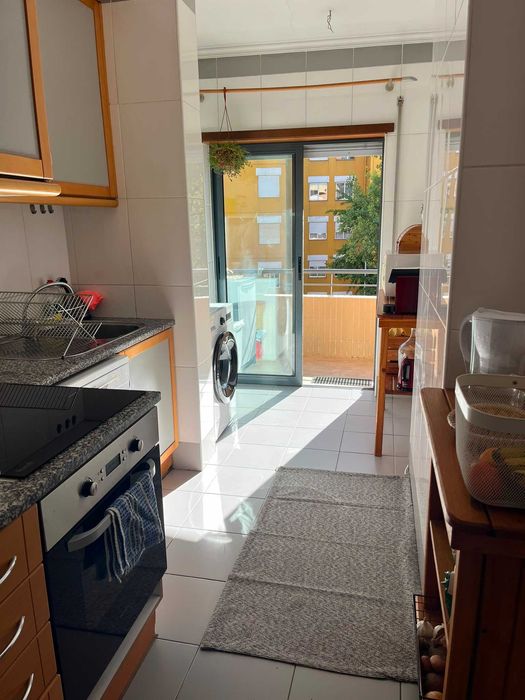 Condomínio Terraços da Arrábida -Apartamento 2 assoalhadas com Garagem - Permite apoio á renda - Porta 65