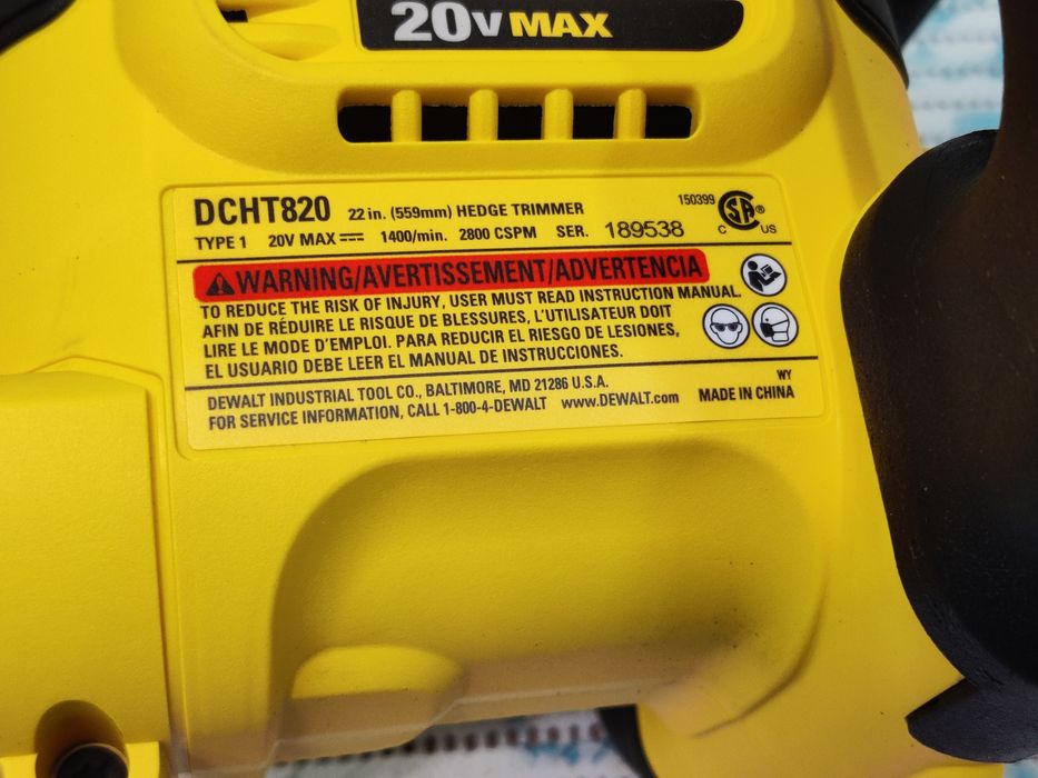 Кущеріз DeWalt DCHT 820.Садовий трімер.22 дюйма. Кусторез.