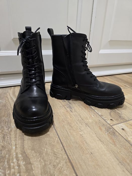 Жіночі черевики Attizzare шкіряні чорні з підкладкою з натурхутра