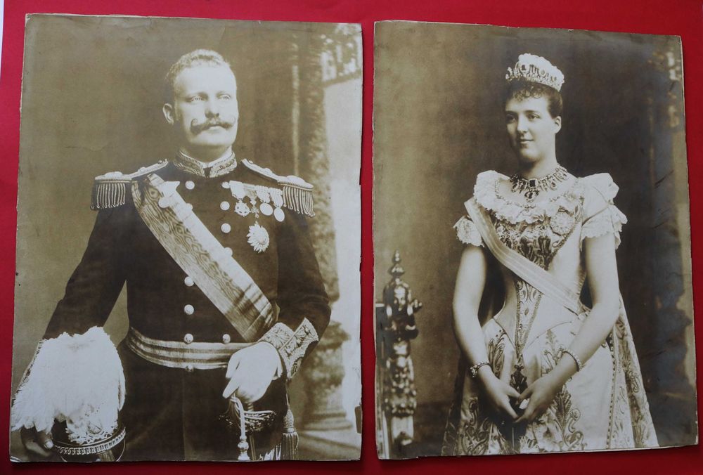 Rei D Carlos I e Rainha D Amélia par de grandes retratos 1890