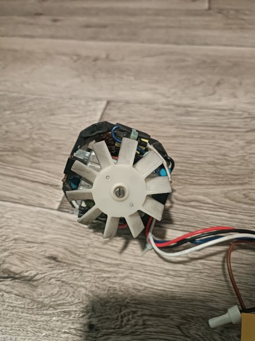 Двигун до м'ясорубки