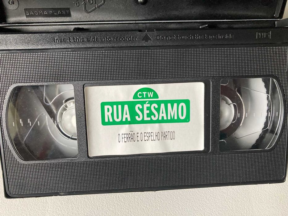 [VHS] Rua Sésamo: O Ferrão e o Espelho Partido (não testado)