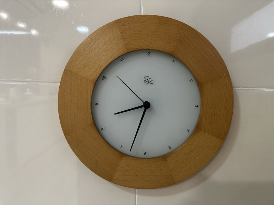 Wooden Wall Clock429813585497313281