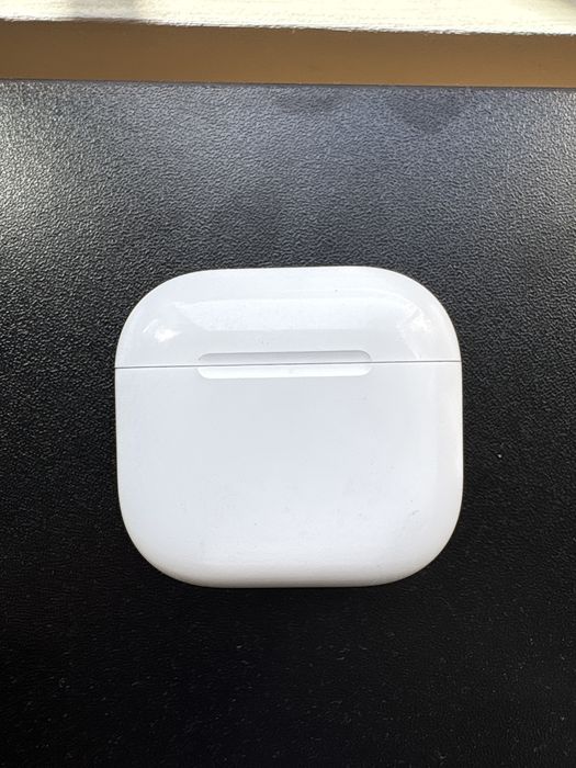 Caixa de carregamento Apple AirPods 4 (ANC) - Apenas caixa