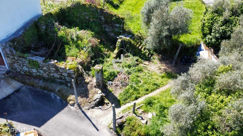 Vende-se Ruína com potencial para restauro em Gondufe - Ponte de Lima