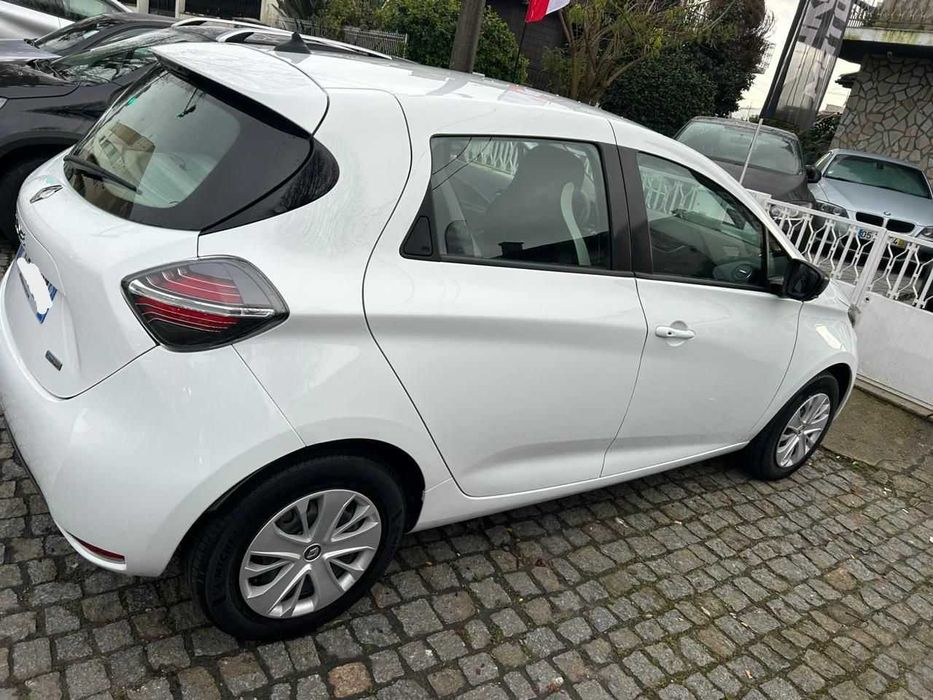 TVDE Porto,Viaturas 24 hrs - ZOE 50 Carga Rápida