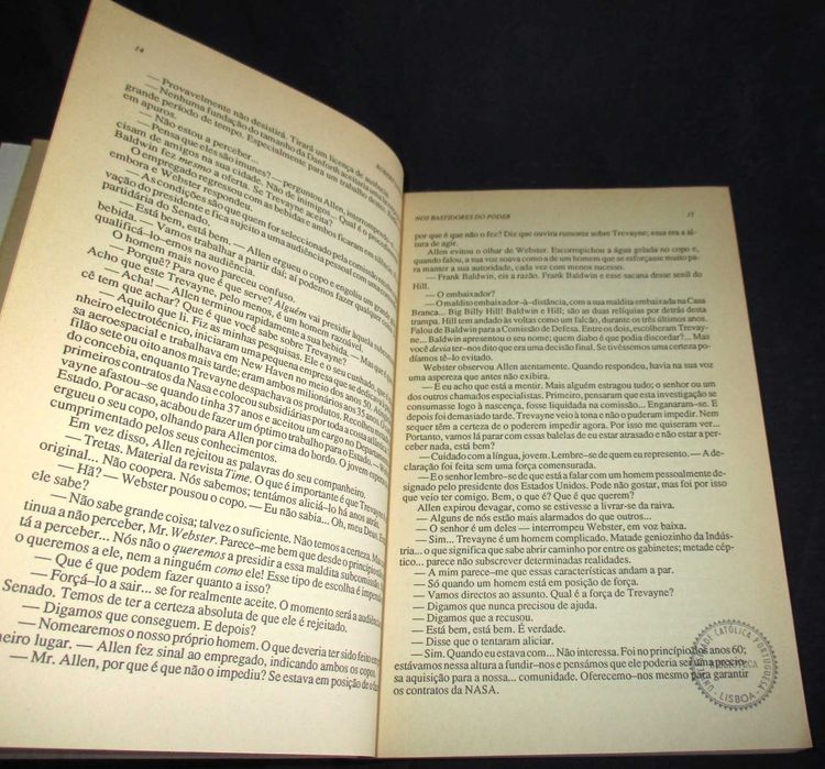 Livro Nos Bastidores do Poder Robert Ludlum