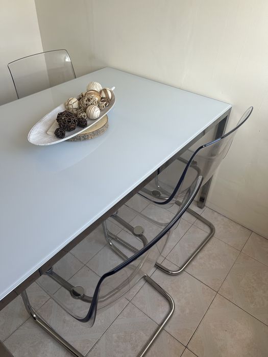 Mesa Torsby e 4 cadeiras Tobias