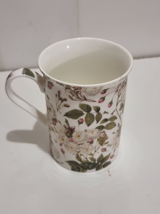 Посуда, ваза, стаканы, чашки, бокал,  фарфор, хрусталь чайник