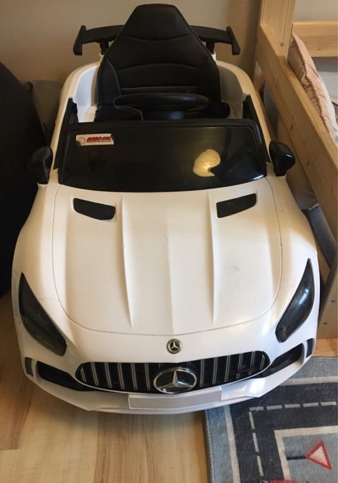 Samochod elektryczny Mercedes