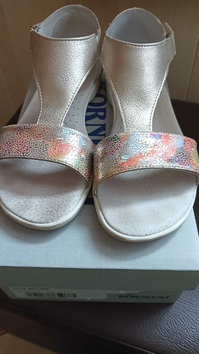 skórzane sandałki korenecki rozmiar 35