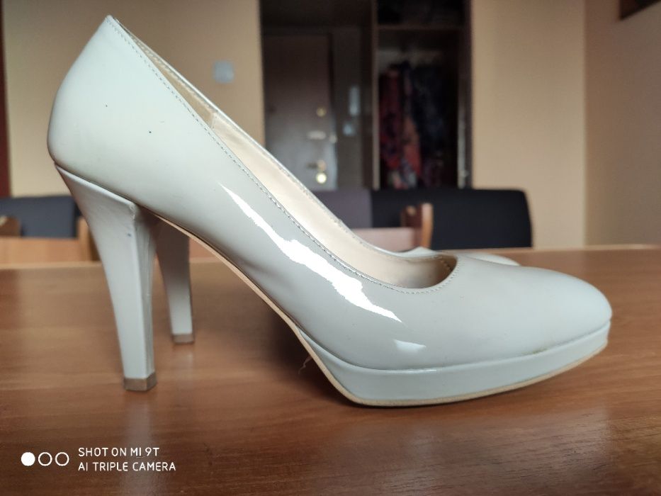 Ryłko eleganckie szpilki