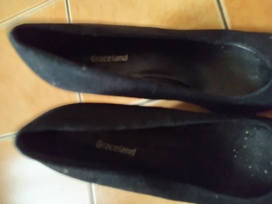 Buty zamszowe damskie na obcasie Graceland rozmiar 39 stan bardzo dobr