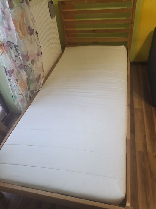 Łóżko jednoosobowe