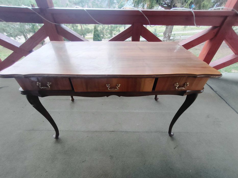 biurko w  stylu Ludwik