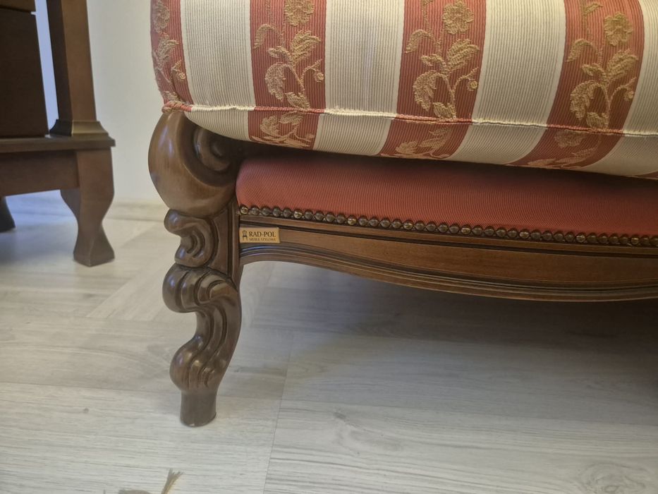 Komplet mebli w stylu ludwikańskim – Sofa, 2 fotele, stolik