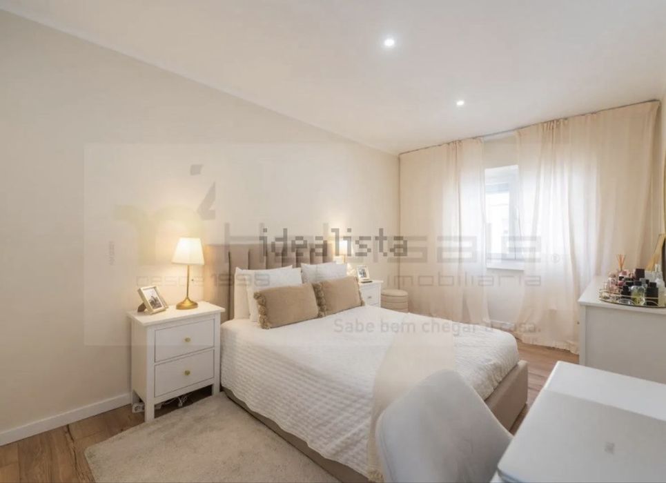 Apartamento T2 — Rua Eça de Queiroz, Estação de Agualva-Cacém, Sintra