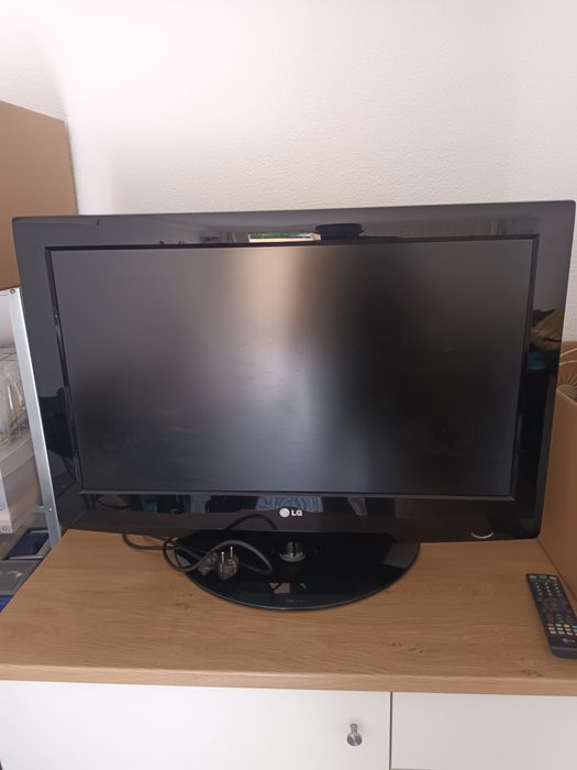 TV LCD LG 80cm diagonal do ecrã