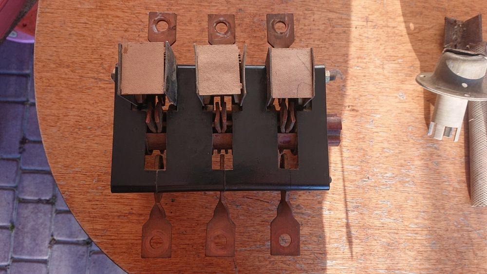 Рубільник на 400А.три фази