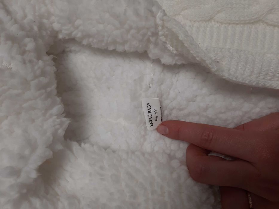 Чоловічок вязаний з пінєтками.