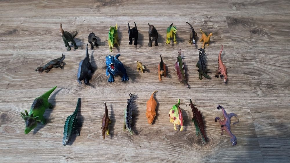Figurki dinozaurów ponad 80szt