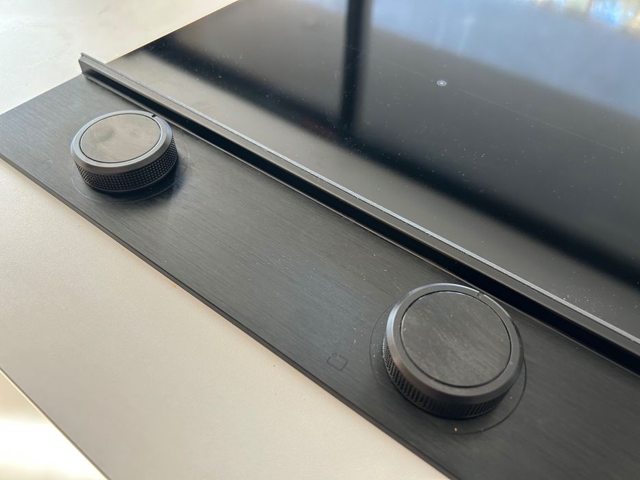 Elica Nikola Tesla Unplugged - plyta indukcyjna zintegrowana z okapem