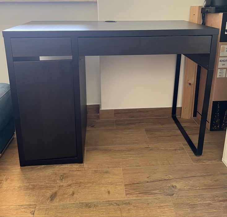 Secretária IKEA MICKE + Cadeira IKEA SKRUVSTA – 40€ (Negociável)