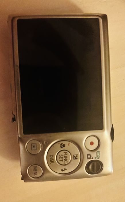 Canon IXUS 220HS