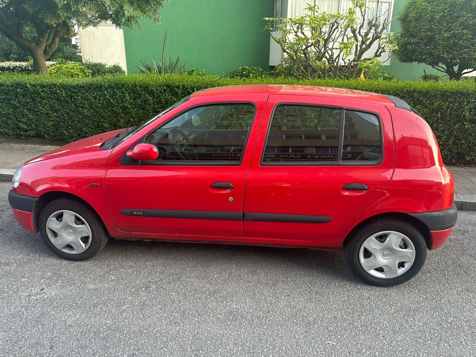 Renault Clio 1.0 RXE Agosto 2000