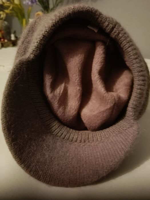 Czapka z daszkiem damska zimowa nowa
