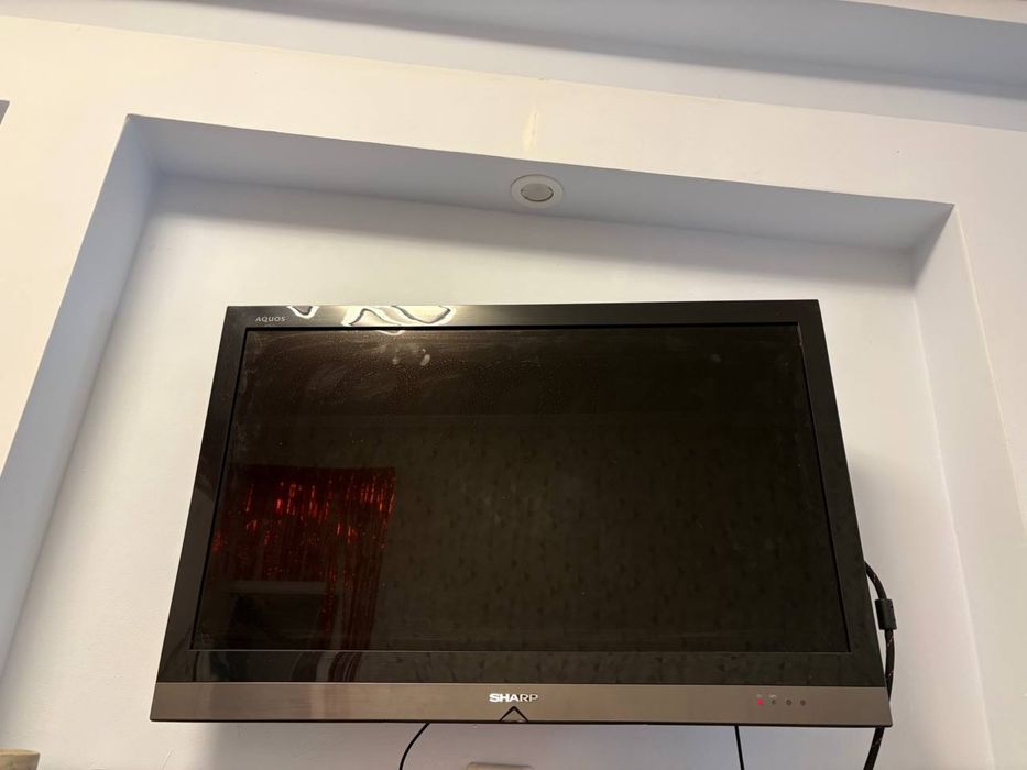 Телевізор sharp aquos 32 full hd 1920x1080