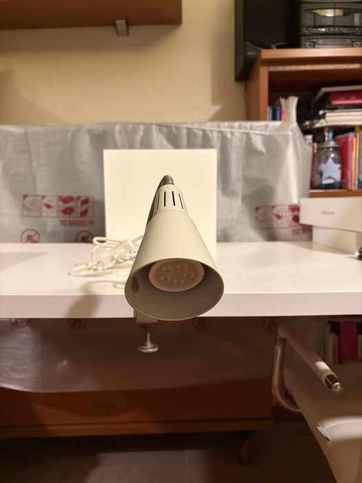 Candeeiro para prender à mesa, ikea, branco.