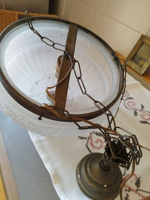 Candeeiro de teto tipo arte nova.