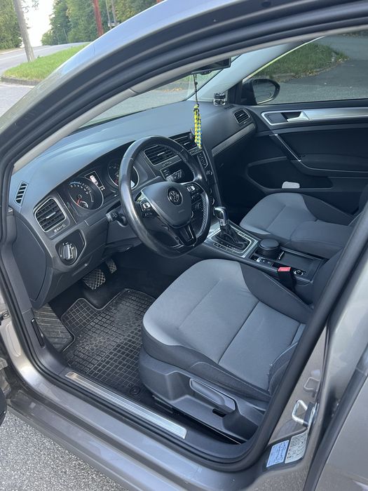 Volkswagen e-Golf 2015