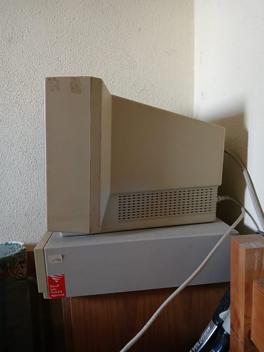 Computador antigo Philips + monitor + teclado