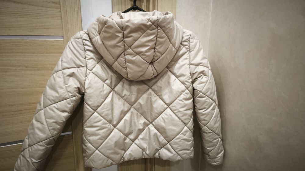 Весняна курточка для дівчинки