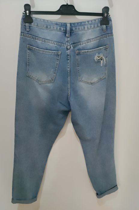 Calças de ganga modelo mom jeans