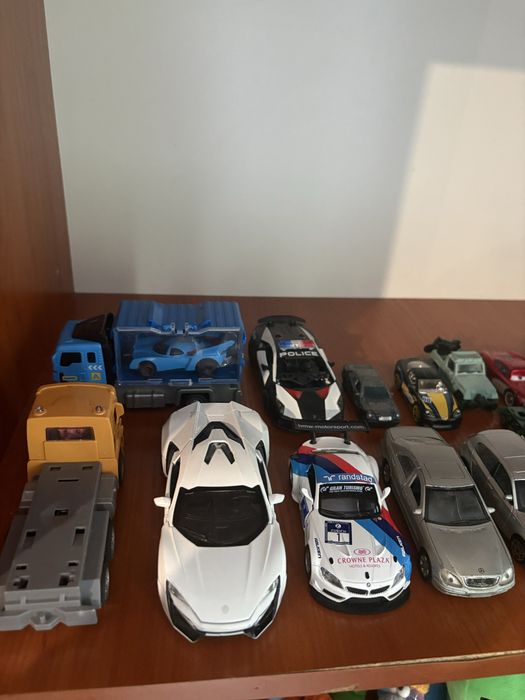 Металеві машинки, Hot Wheels