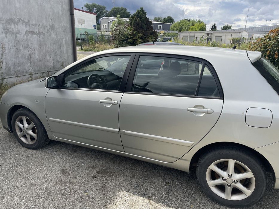 Toyota corolla 2005r