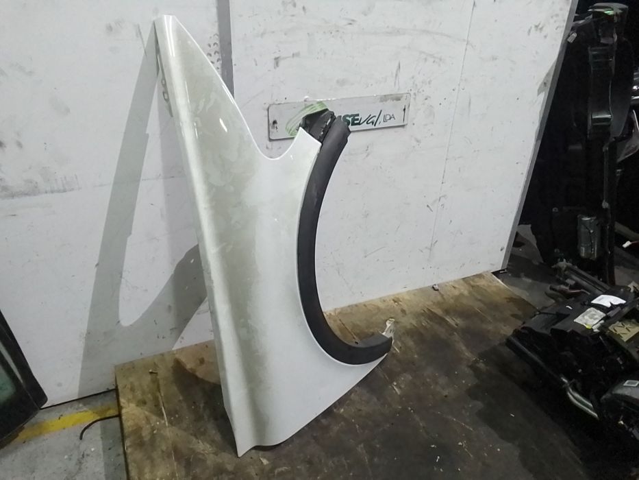 Guarda-lamas direito VOLVO C30