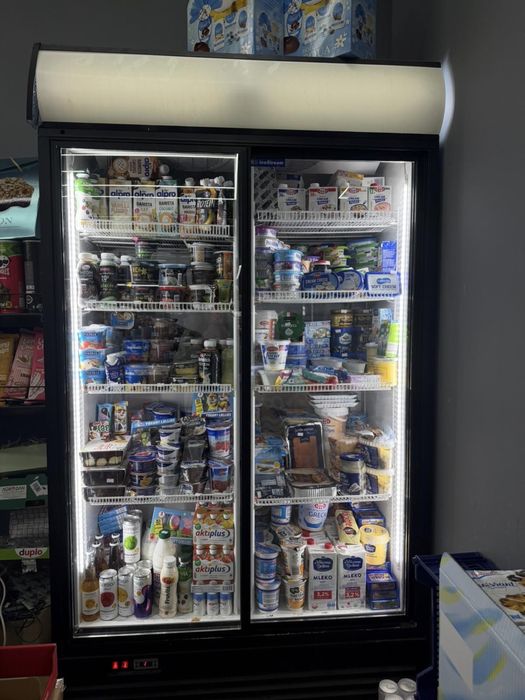 Холодильна вітрина