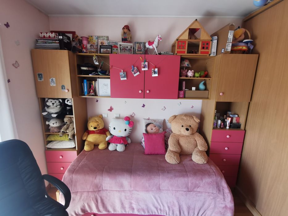 Quarto/Estúdio para solteiro com arrumação (p/ desocupar)