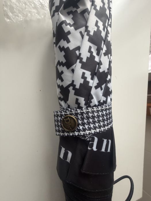 Parasol – elegancki, składany, automatyczny